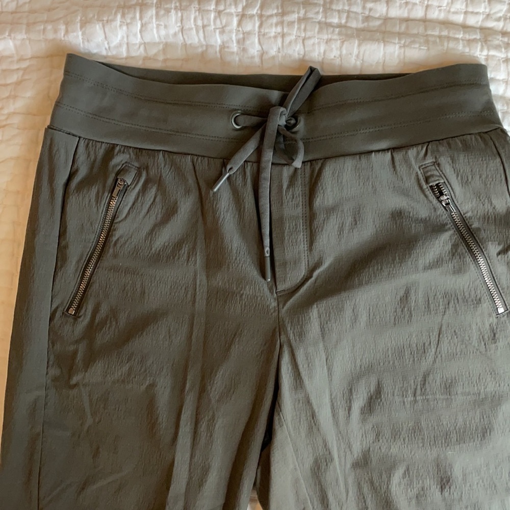 Athleta Trekkie North jogger size 8